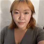 Profesor de ingles imparte clases a niños de todas las edades